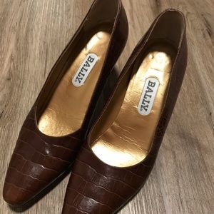 Vintage brown Bally pumps